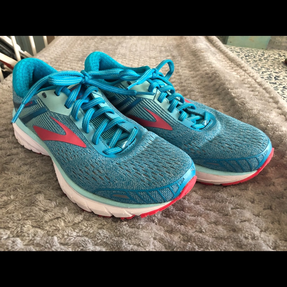 Brooks Adrenaline GTS 18 running shoes size 7.5